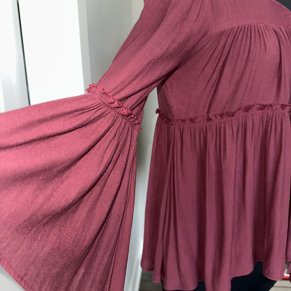 Free People Tiered Flowy Peasant Style Burgundy top size XS - Picture 8 of 13